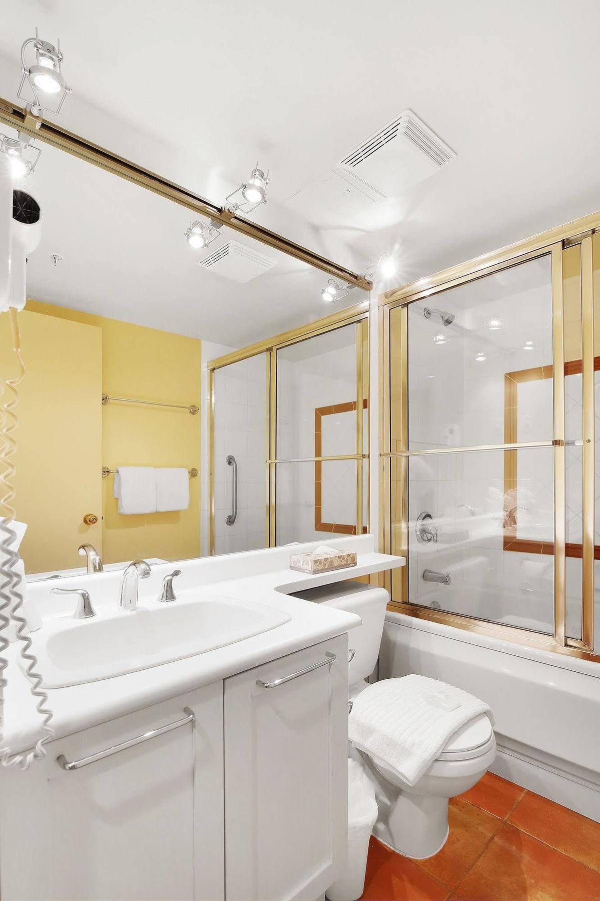 Village Centre By Elevate Vacations *